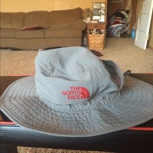 The north face bucket hat